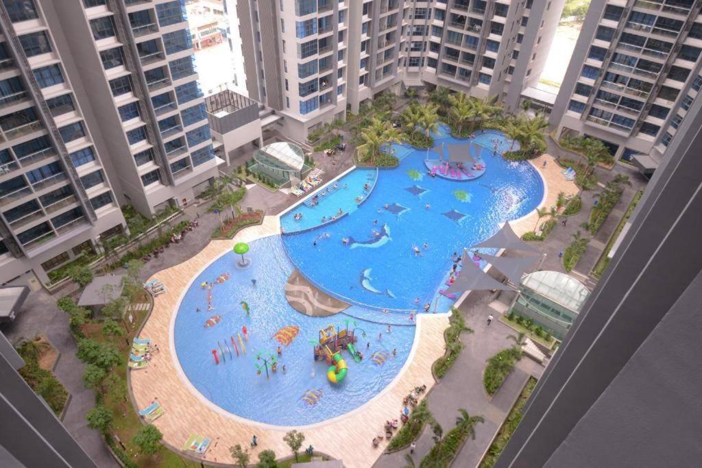 Cozy Haven Atlantis With Large Swimming Pool Apartment Malacca Екстериор снимка