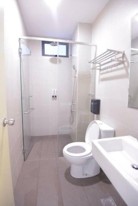 Cozy Haven Atlantis With Large Swimming Pool Apartment Malacca Екстериор снимка